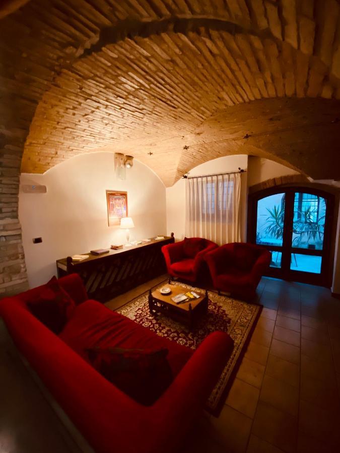 Hotel Palazzo Brunamonti 베바냐 외부 사진