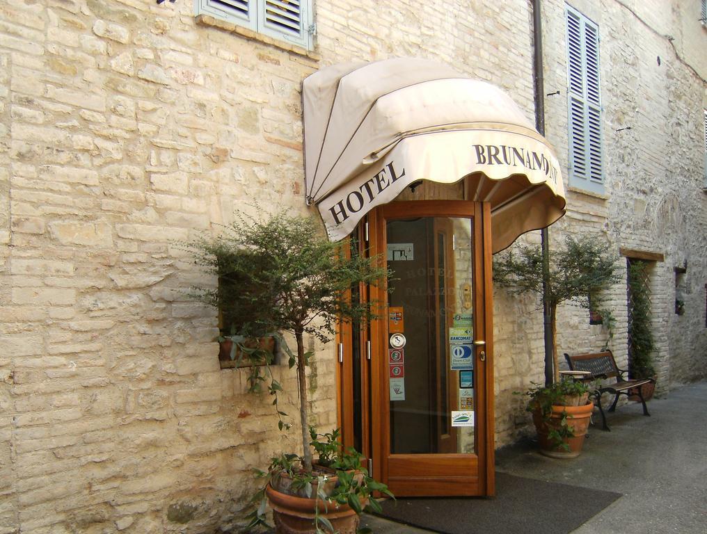Hotel Palazzo Brunamonti 베바냐 외부 사진