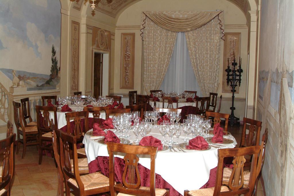 Hotel Palazzo Brunamonti 베바냐 외부 사진