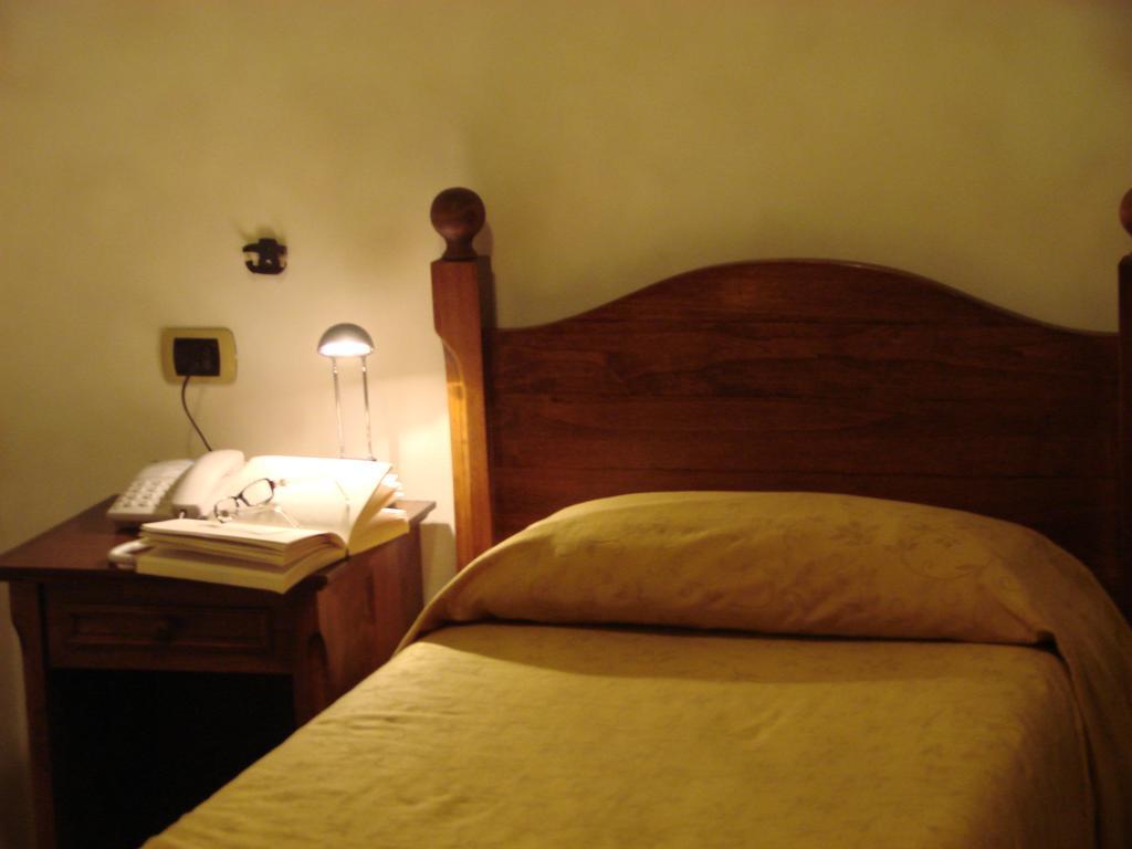 Hotel Palazzo Brunamonti 베바냐 외부 사진
