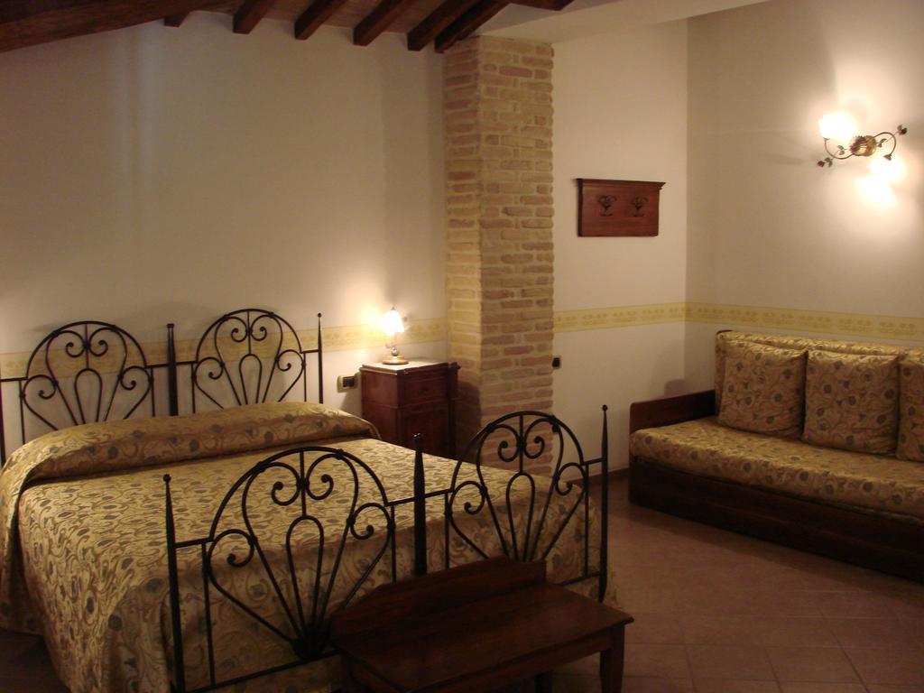 Hotel Palazzo Brunamonti 베바냐 외부 사진