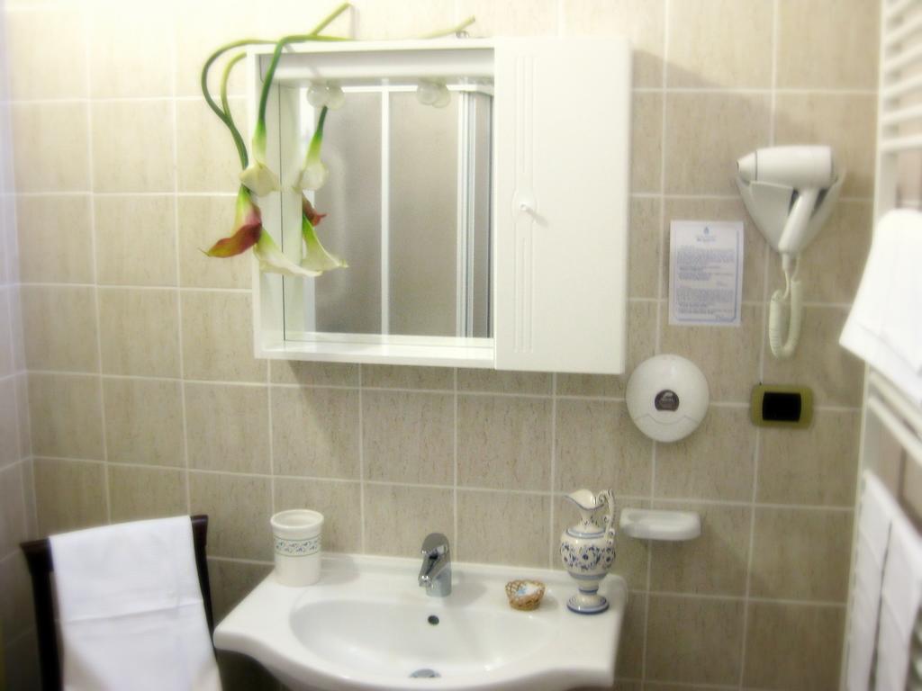 Hotel Palazzo Brunamonti 베바냐 외부 사진