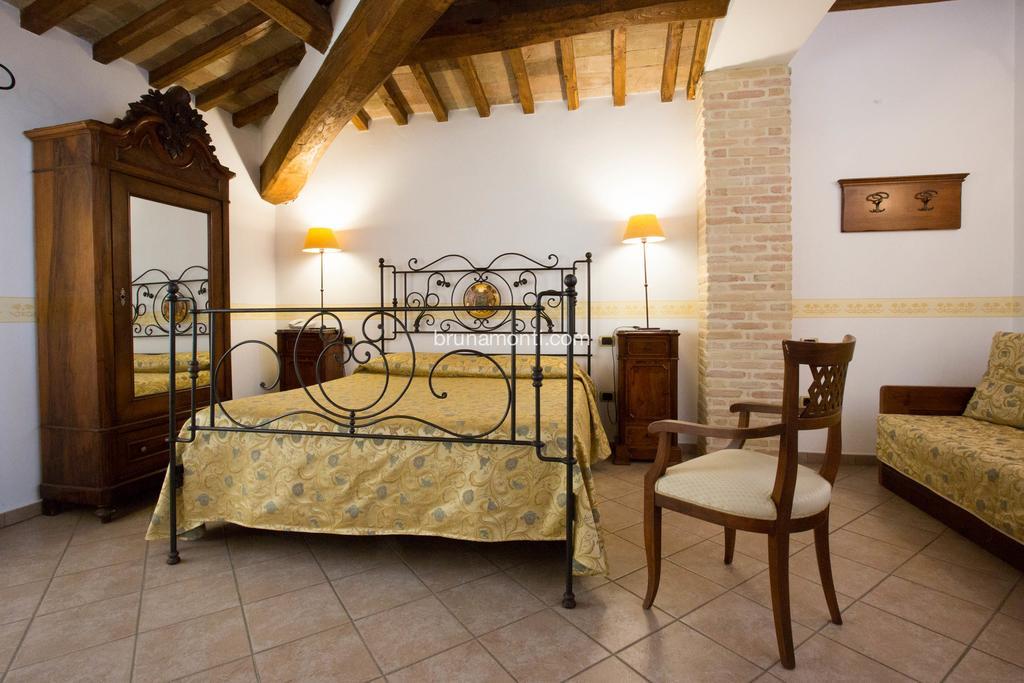 Hotel Palazzo Brunamonti 베바냐 외부 사진