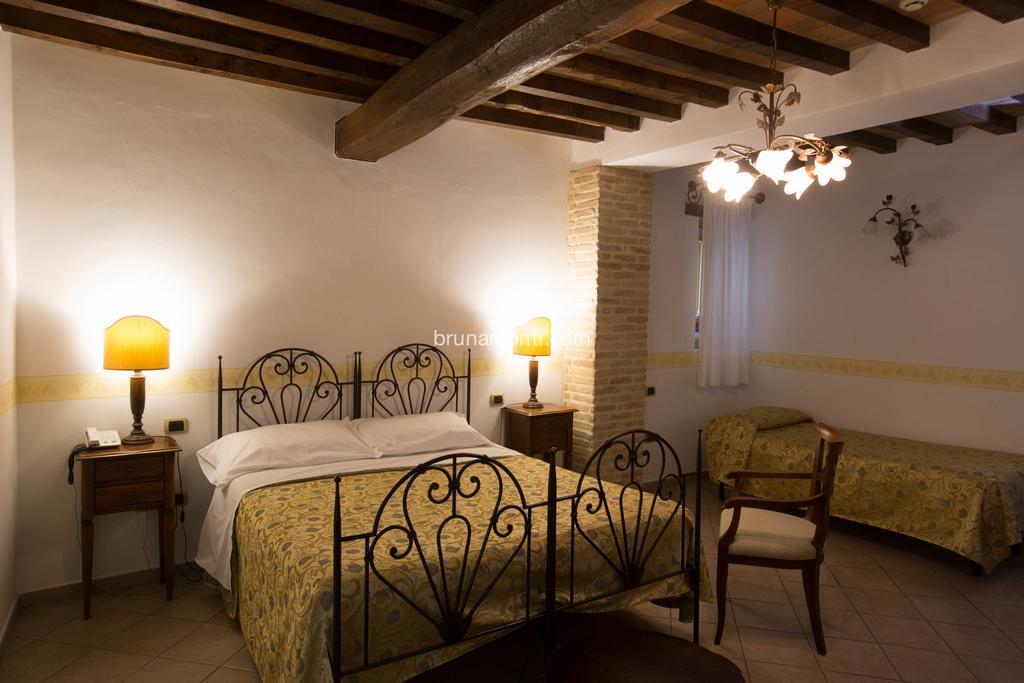 Hotel Palazzo Brunamonti 베바냐 외부 사진