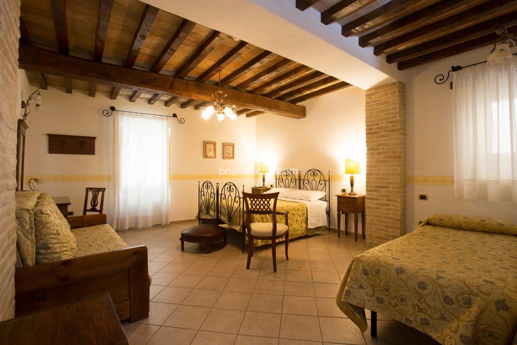 Hotel Palazzo Brunamonti 베바냐 외부 사진