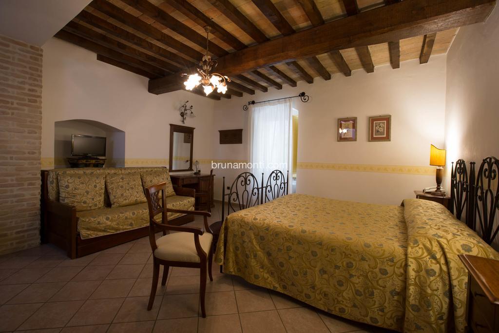 Hotel Palazzo Brunamonti 베바냐 외부 사진