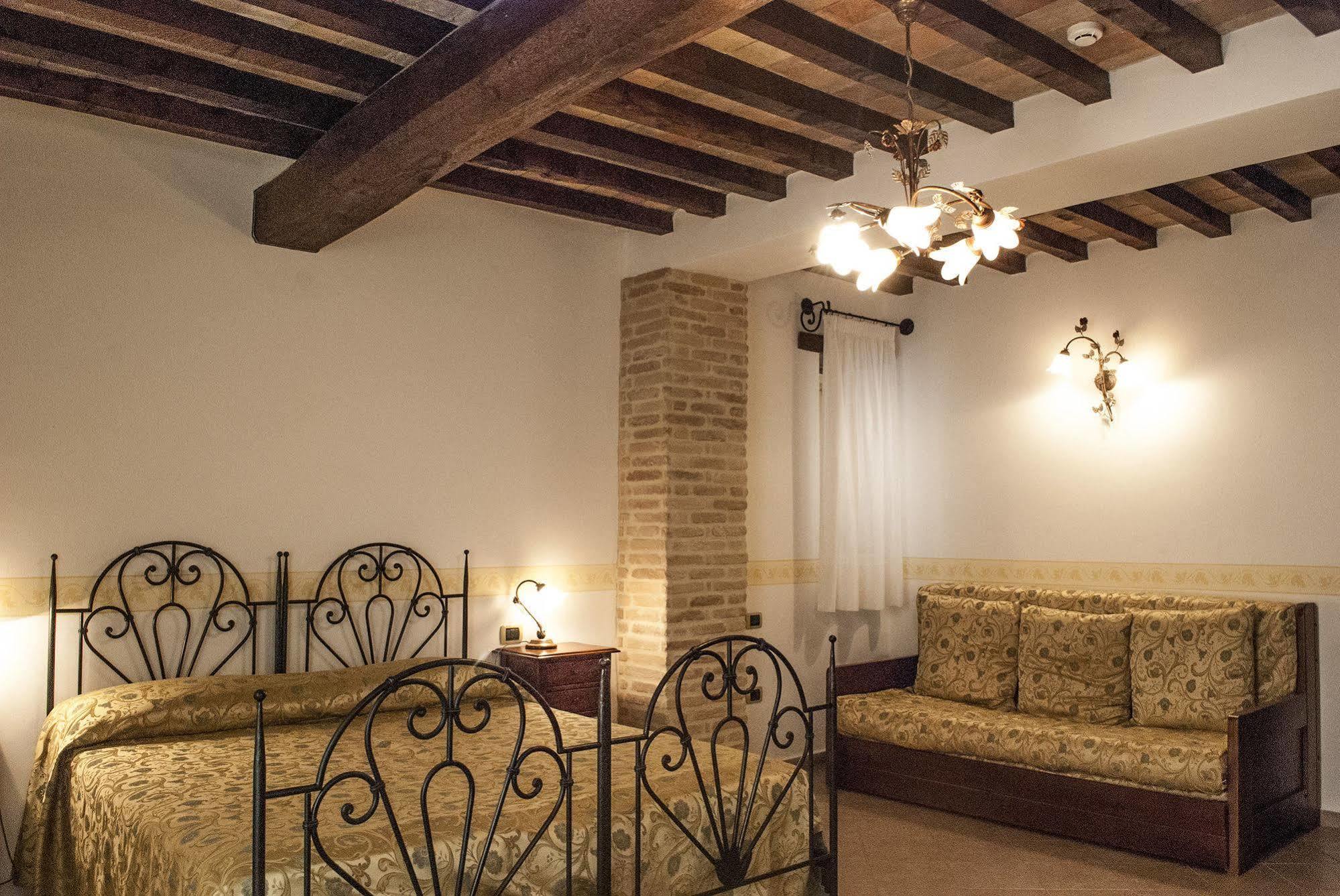 Hotel Palazzo Brunamonti 베바냐 외부 사진